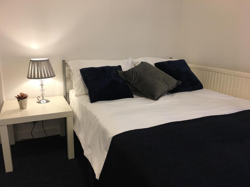 Lotus Lodge Westcliff-on-Sea Esterno foto