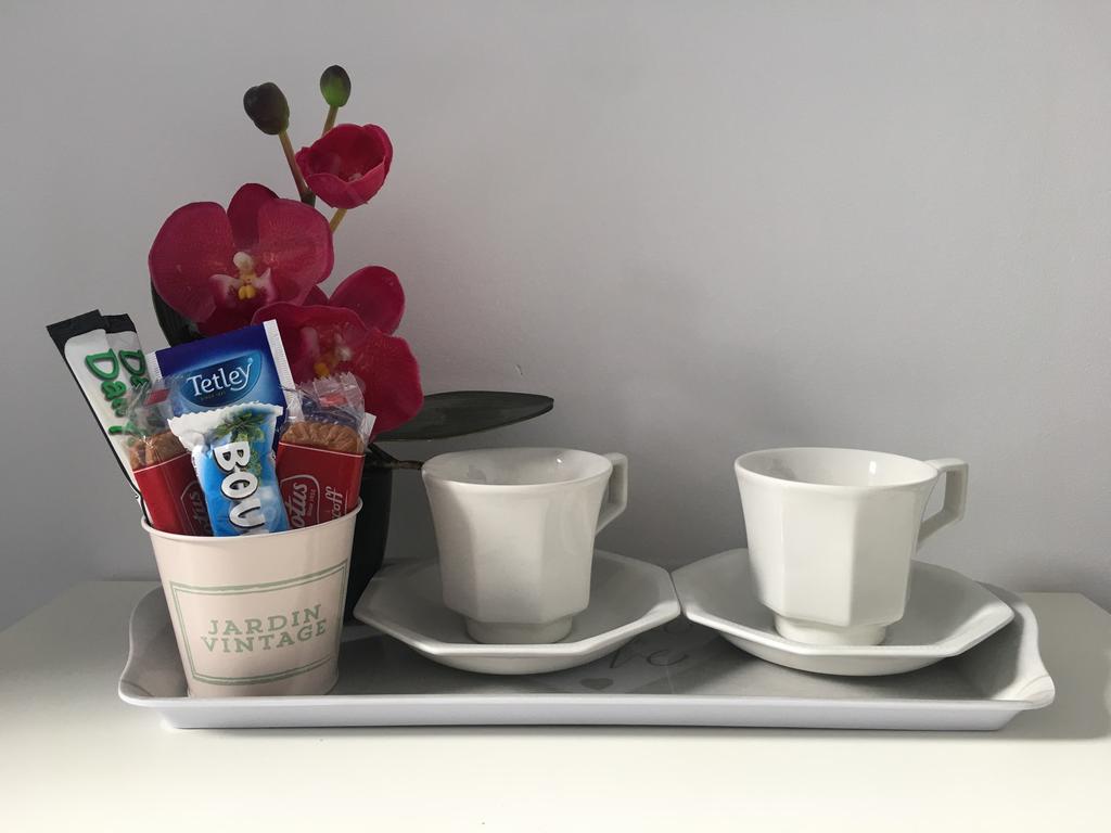 Lotus Lodge Westcliff-on-Sea Esterno foto