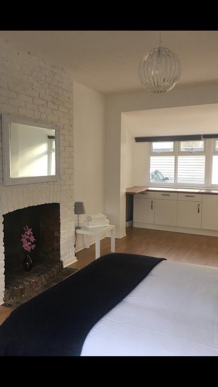 Lotus Lodge Westcliff-on-Sea Esterno foto