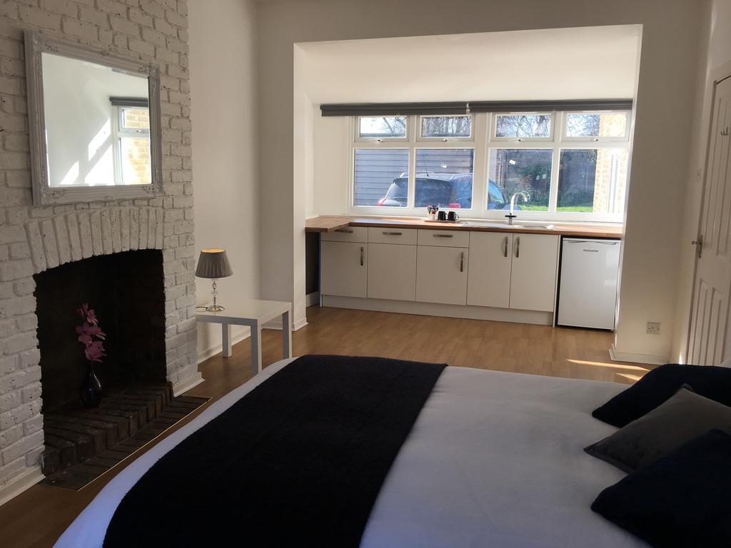 Lotus Lodge Westcliff-on-Sea Esterno foto